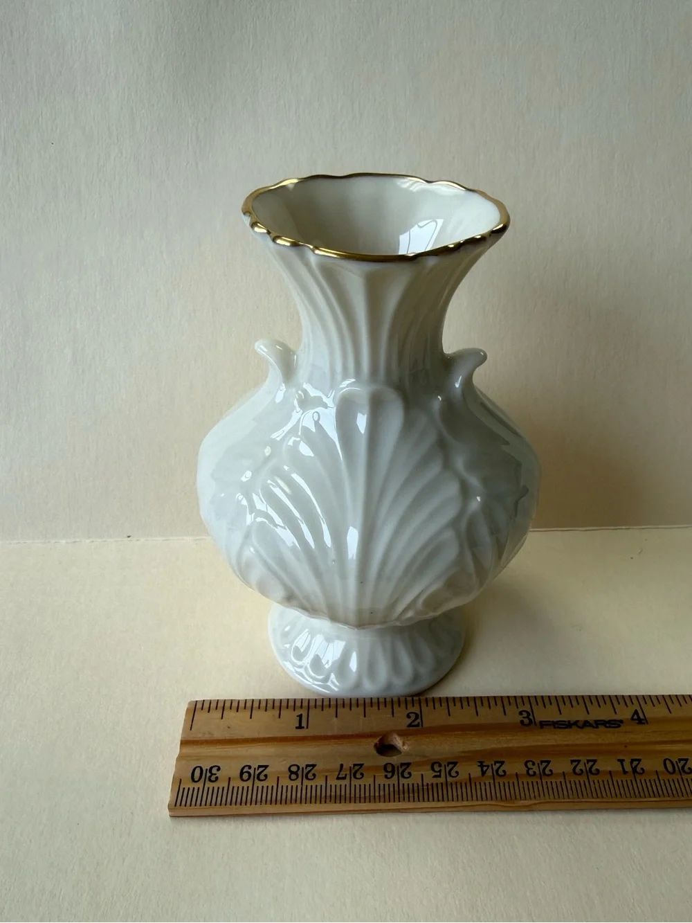 Vintage Lenox 24K Gold Trim Elfin Collector Leaf Pattern USA Bud Vase.